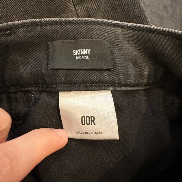 Express Mid Rise Skinny Jeans With Frayed Hem - Picture 3 of 5